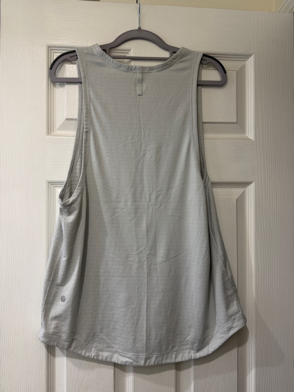 Men’s Medium Lululemon license to train white Tank Top